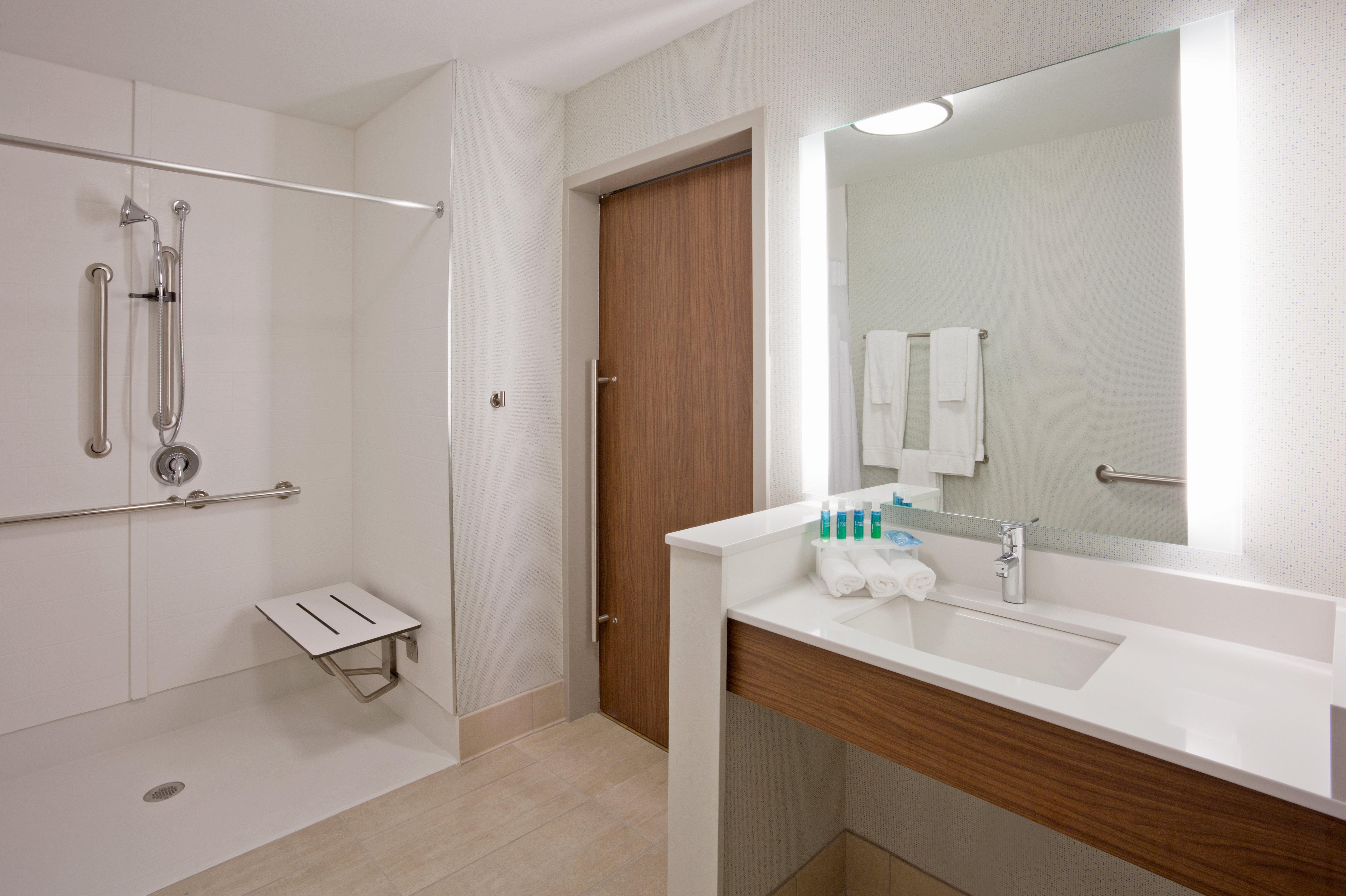 Holiday Inn Express And Suites Des Moines Downtown By Ihg Buitenkant foto