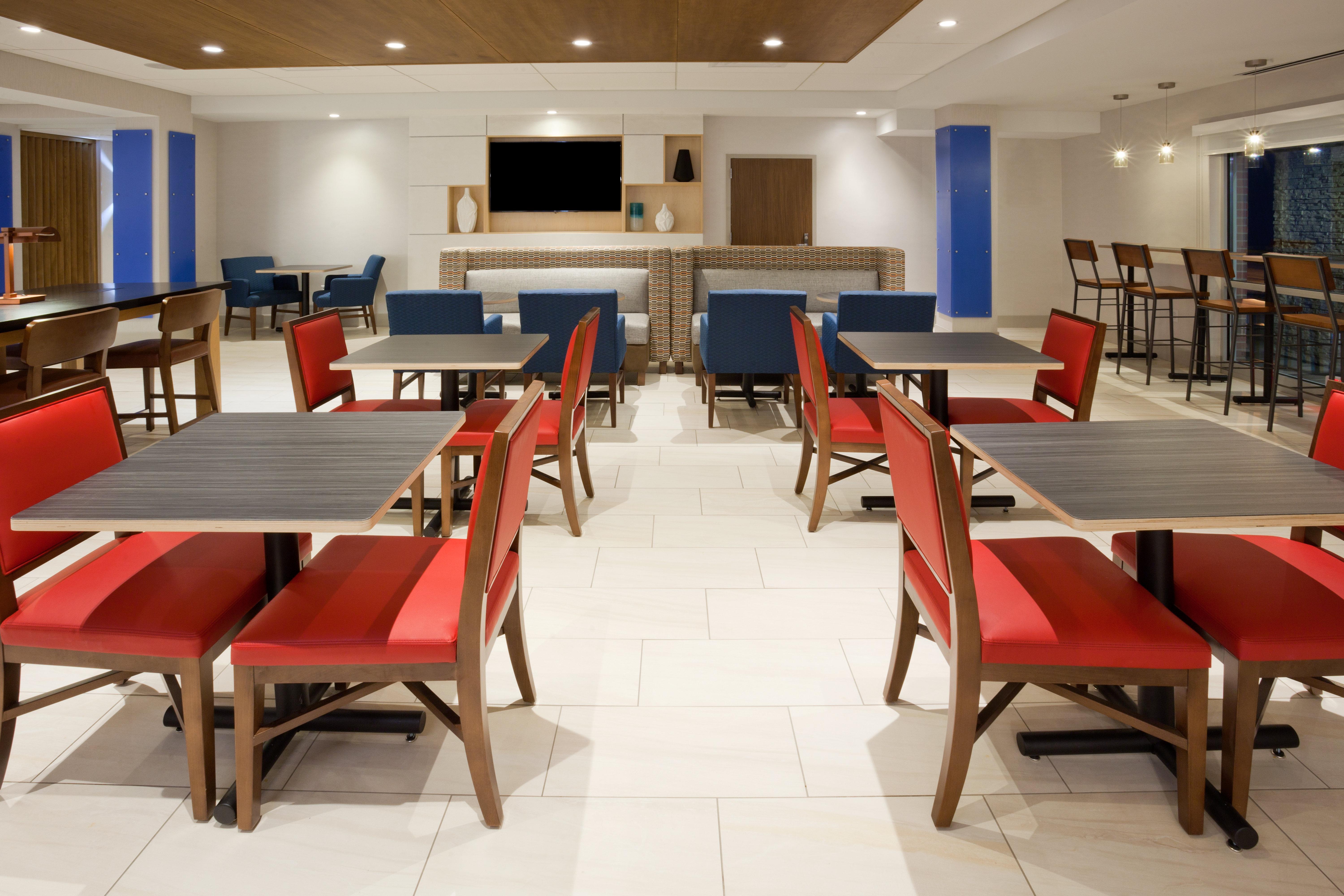 Holiday Inn Express And Suites Des Moines Downtown By Ihg Buitenkant foto