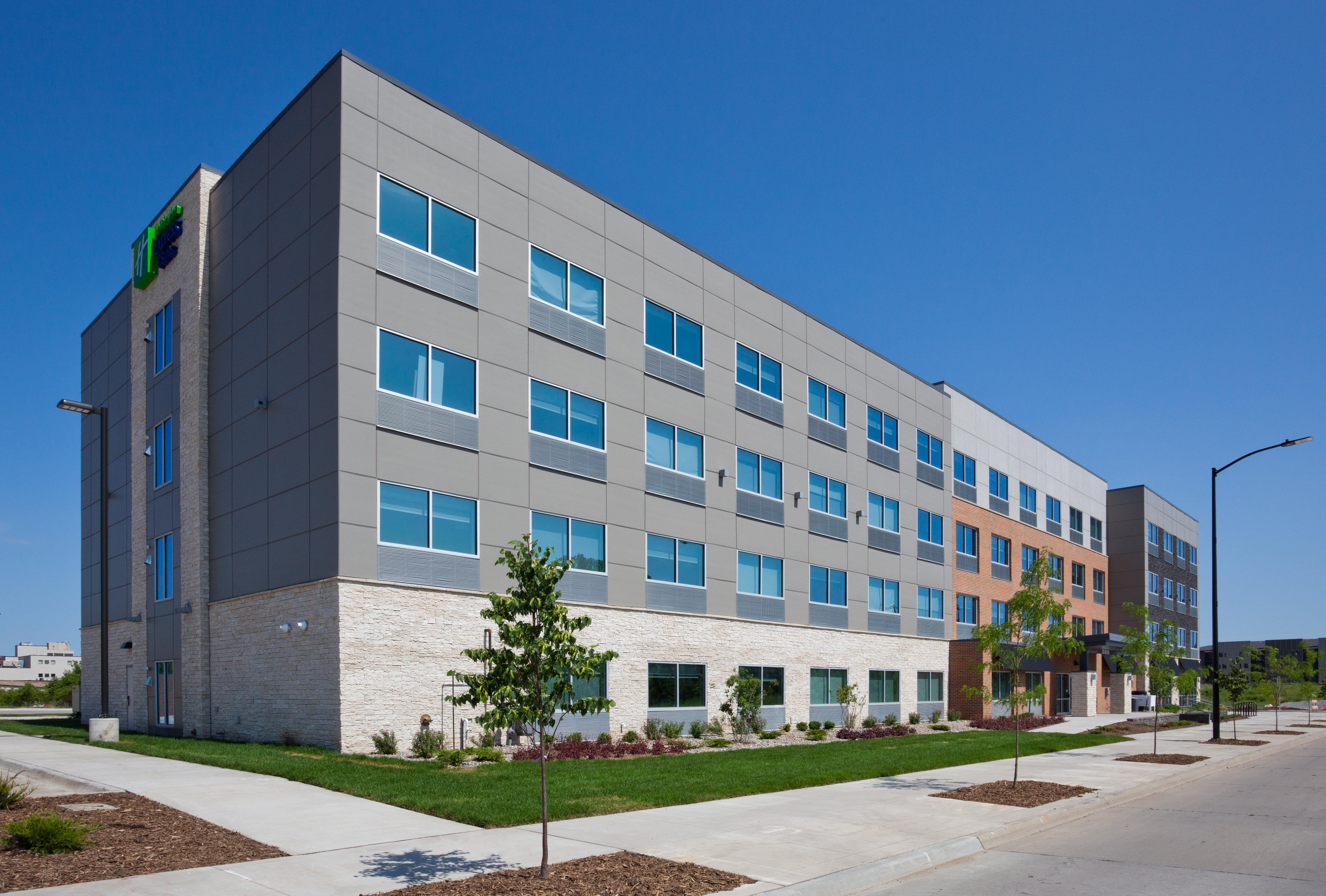 Holiday Inn Express And Suites Des Moines Downtown By Ihg Buitenkant foto